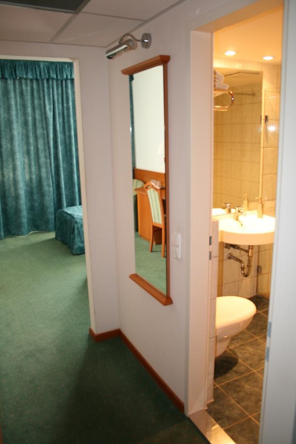 Park Hotel Es Rendezveny Centrum Bábolna Dış mekan fotoğraf